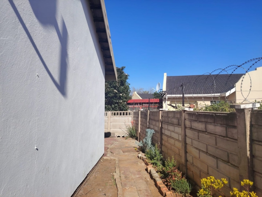  Bedroom Property for Sale in Uitsig Free State